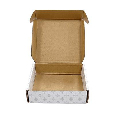CMYK/PANTONE Printing UV Coating White Shipping Mailer Box สําหรับบรรจุภัณฑ์ที่เป็นมิตรต่อสิ่งแวดล้อม