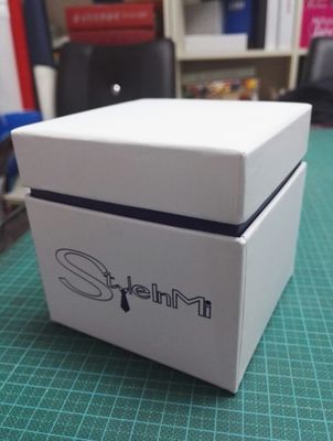 ขนาดที่กําหนดเอง กล่องที่สร้างเองแบบรีไซเคิล LED แสงกล่องนาฬิกา