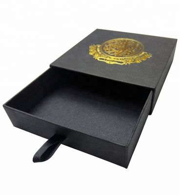 หรูหรา Hot Stamping กล่องสีดํา การบรรจุของขวัญด้วยการพิมพ์ CMYK