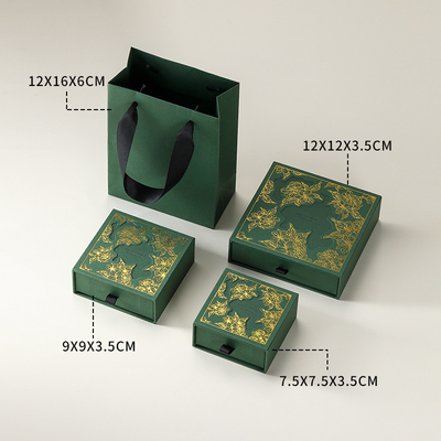 โรงงานสั่ง 9 * 9cm ตารางกระดาษหูห้อยคอกล่องบรรจุขุมสําหรับเครื่องประดับแม่เหล็กของขวัญ
