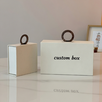 สร้อยคอเครื่องประดับสีขาว ออกแบบเฉพาะบุคคล กล่องนำเสนอแม่เหล็ก โลโก้ที่กำหนดเอง กล่องกระดาษบรรจุภัณฑ์ แหวน ต่างหู สร้อยคอ สร้อยข้อมือ