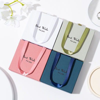 กล่องเครื่องประดับกระดาษคราฟท์พิมพ์ลายสั่งทำพิเศษสำหรับต่างหูและสร้อยคอ กล่องแหวนกระดาษรีไซเคิล บรรจุภัณฑ์ของขวัญเป็นมิตรกับสิ่งแวดล้อมสำหรับผู้หญิง