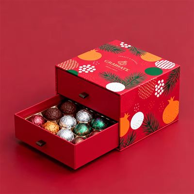 กล่องบรรจุภัณฑ์ช็อกโกแลตสตรอว์เบอร์รีขนาดเล็กหรูหราแบบกำหนดเอง กล่องของขวัญระดับไฮเอนด์