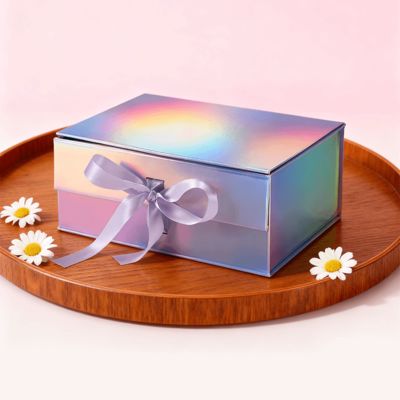 กล่องบรรจุภัณฑ์ของขวัญแบบมีฝาพับแม่เหล็ก Holographic Deluxe สวยงาม พร้อมริบบิ้น วัสดุรีไซเคิลสำหรับถุงเท้า