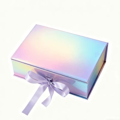 กล่องบรรจุภัณฑ์ของขวัญแบบมีฝาพับแม่เหล็ก Holographic Deluxe สวยงาม พร้อมริบบิ้น วัสดุรีไซเคิลสำหรับถุงเท้า