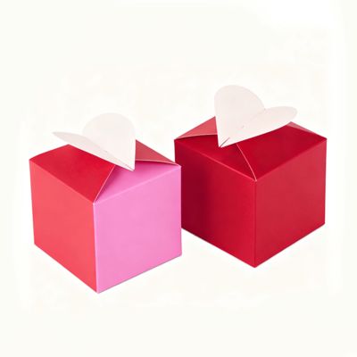 ปลดปล่อยเสน่ห์แห่งความรัก กล่องการ์ดรูปหัวใจสุดพิเศษของเรา เคลือบเงา/ด้าน บุด้วยฟองน้ำ ซับใน ทุกช่วงเวลาพิเศษ จัดการเทียน