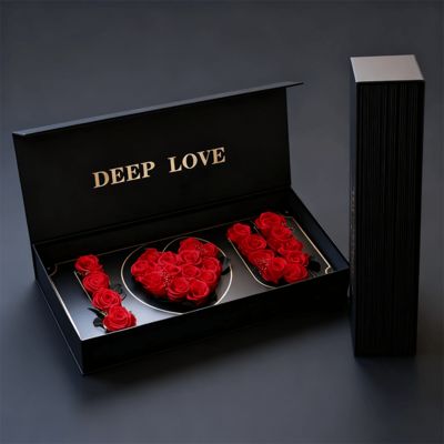 กล่องของขวัญดอกไม้ I LOVE U ยอดนิยมแบบกำหนดเอง กล่องกระดาษแม่เหล็กรีไซเคิลเป็นมิตรกับสิ่งแวดล้อมสำหรับบรรจุภัณฑ์กล่องของขวัญดอกกุหลาบ