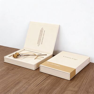 กล่องบรรจุภัณฑ์ของขวัญแม่เหล็กกระดาษแข็ง Eva แบบแข็งสำหรับแฟชั่นโลโก้ที่กำหนดเองสำหรับ Sports Cards